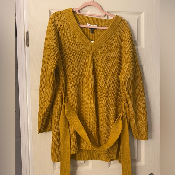 Eloquii Elements Plus Size Belted V-Neck Tunic Sweater - Picture 4 of 7